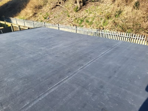 Roofer Liverpool 5 Medium