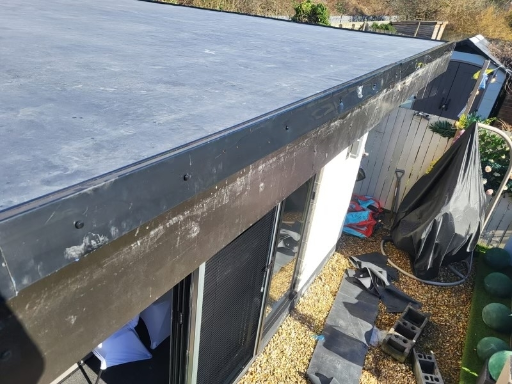 Roofer Liverpool 6 Medium